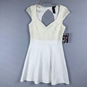Trixxi Dress Womens Size 9 V-Neck Lace Scuba Fit & Flare Cocktail Ivory White
